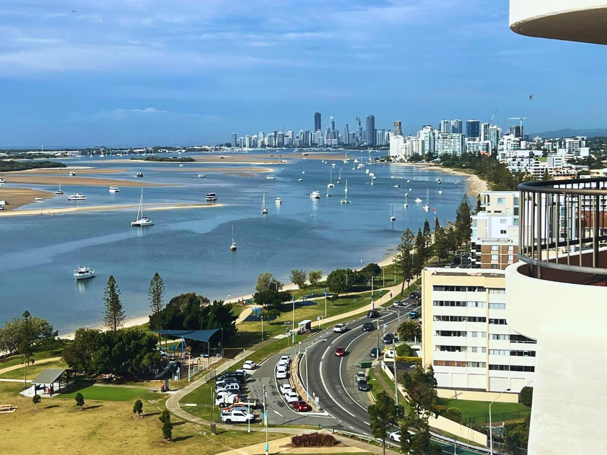 Broadwater Shores Waterfront Apartments Gold Coast Eksteriør bilde