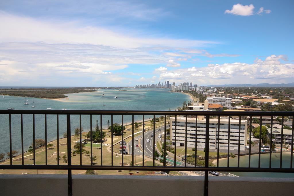 Broadwater Shores Waterfront Apartments Gold Coast Eksteriør bilde